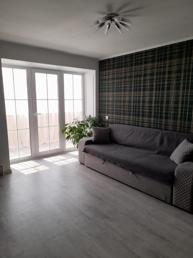 Apartamento Изумруд Uralsk Exterior foto