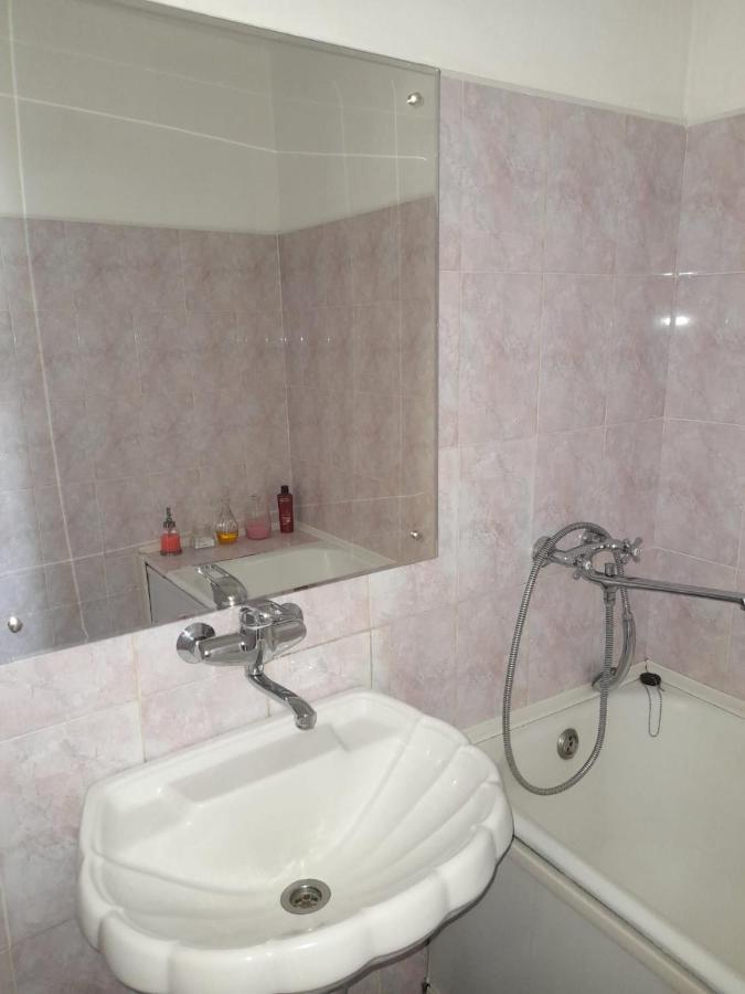 Apartamento Изумруд Uralsk Exterior foto